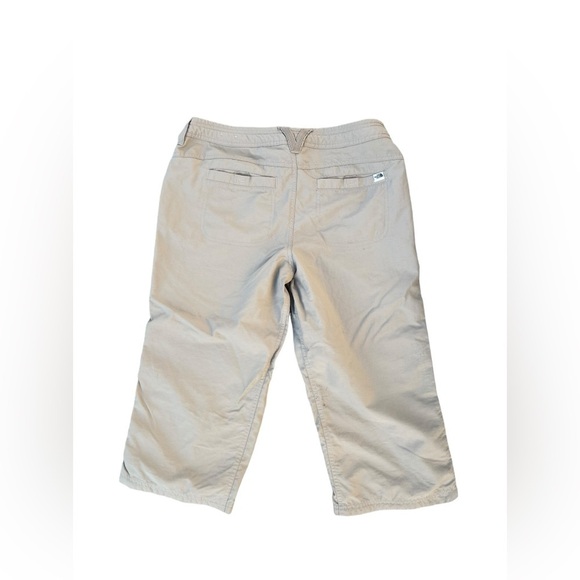 The North Face Bermuda Shorts  sz 8  Tan color - Picture 2 of 9